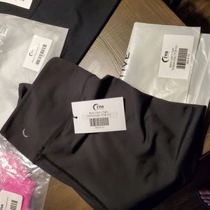 zyia black light and tight 8-10